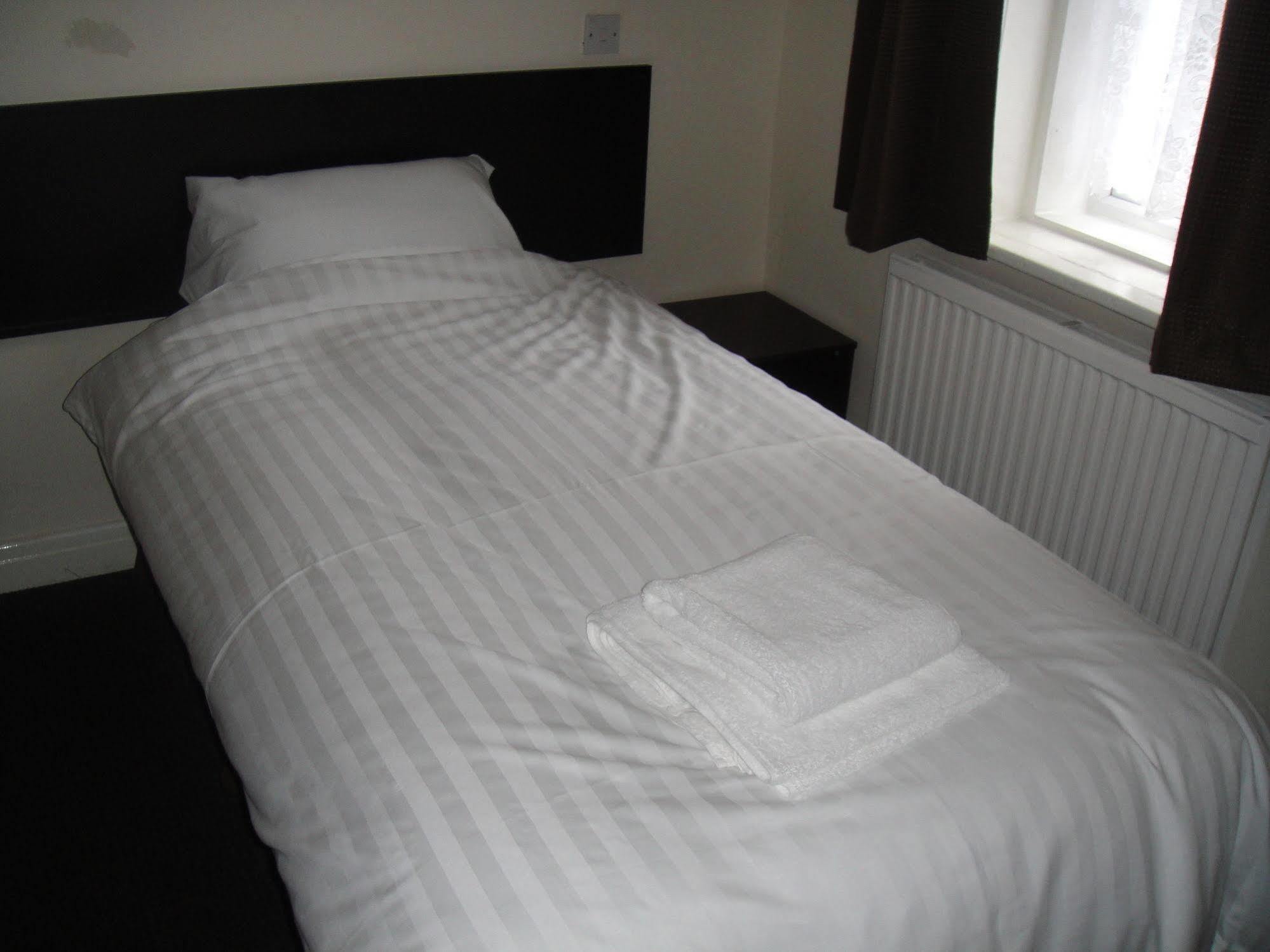 Mount Guest House Denton  Bagian luar foto
